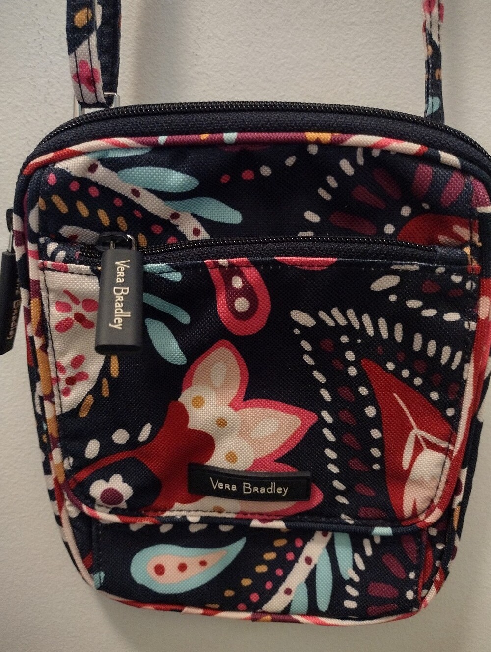 Vera Bradley Cross Body - Picture 4 of 5